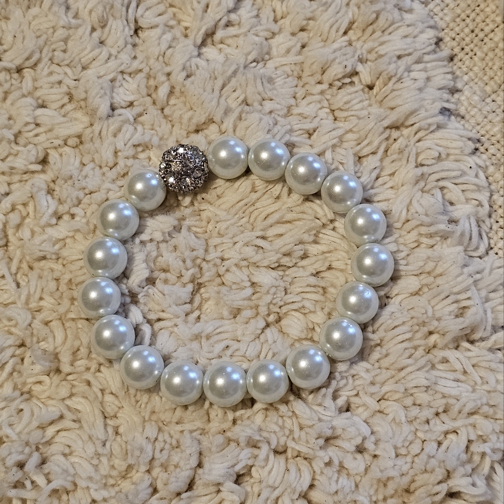 Faux Pearl Stretch Bracelet
